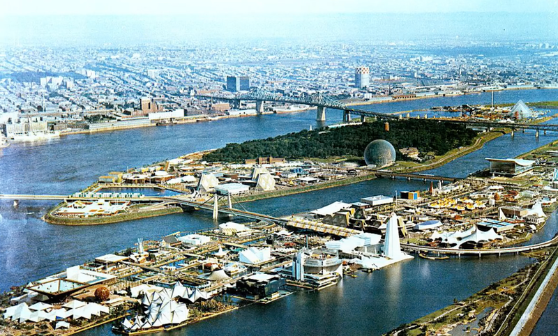 The original Biosphere was originally covered in a thick acrylic skin, which melted away in a 1976 fire